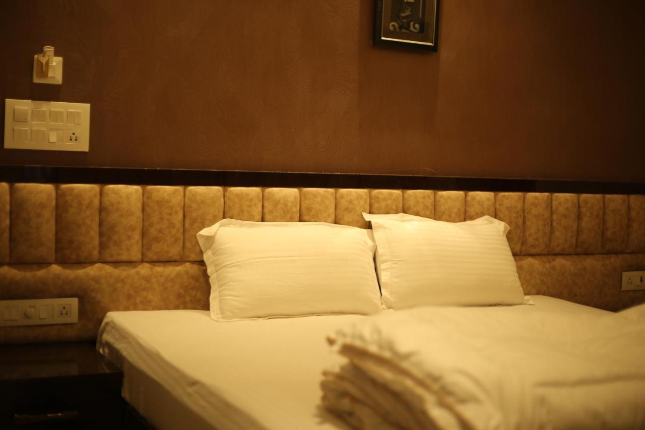 L. R Residency Hotel Kanchipuram Ngoại thất bức ảnh